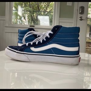 Female’S high top old school Vans Blue